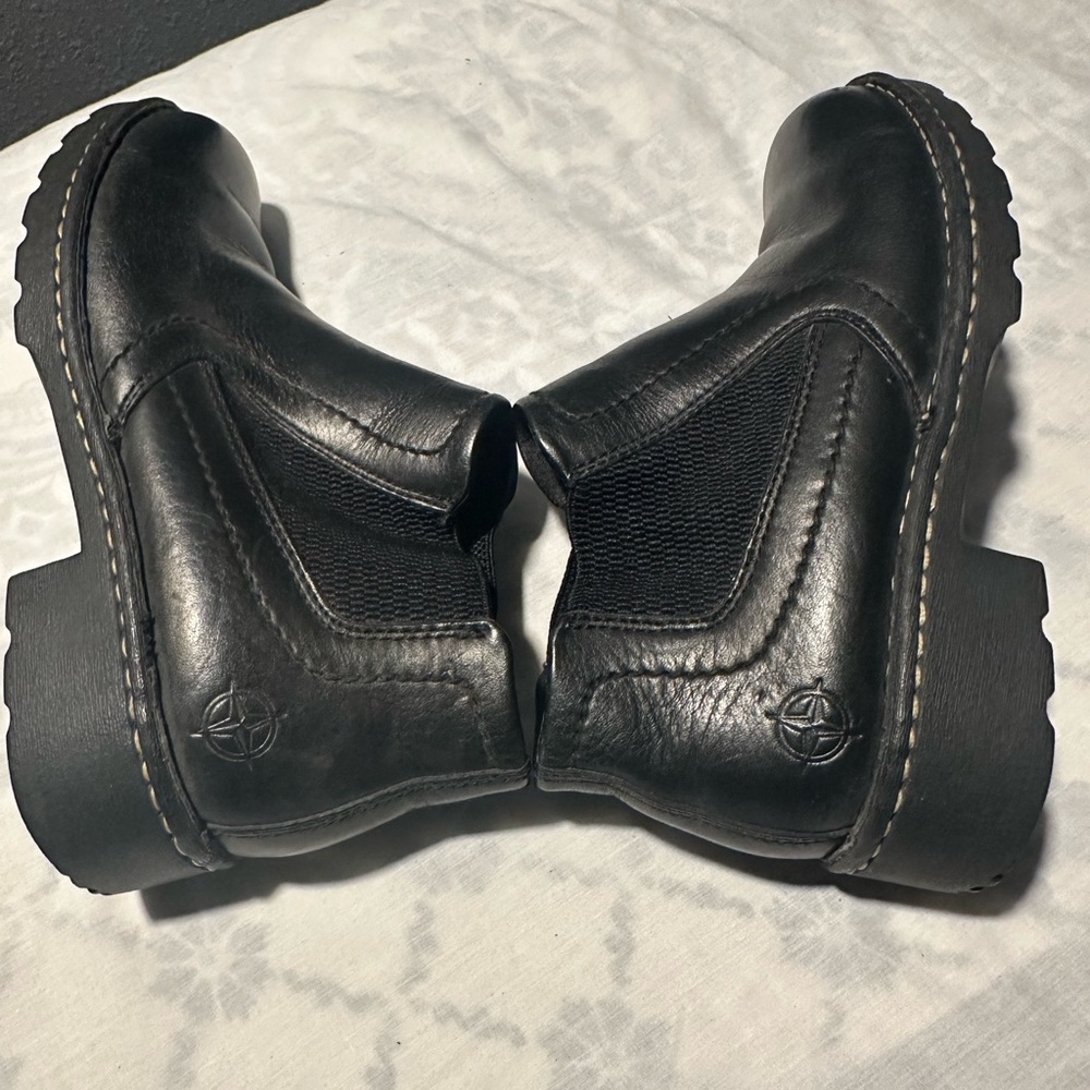 Eastland Black Leather  women Boots size 7M